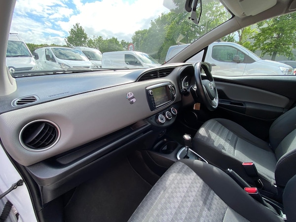 Used Toyota Yaris 2016 for sale - 75609033: Photo 15
