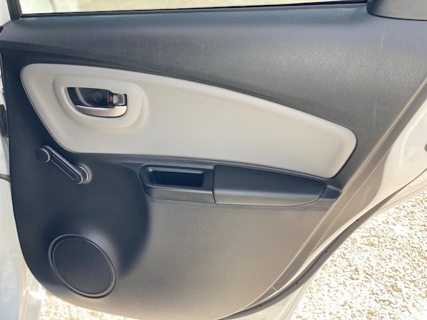 Used Toyota Yaris 2016 for sale - 75609033: Photo 50