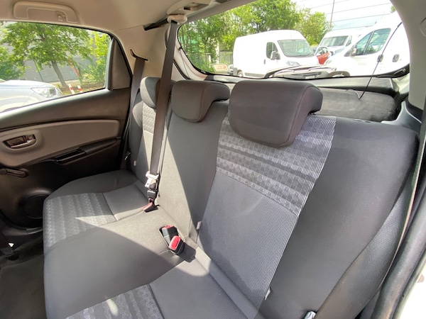 Used Toyota Yaris 2016 for sale - 75609033: Photo 54
