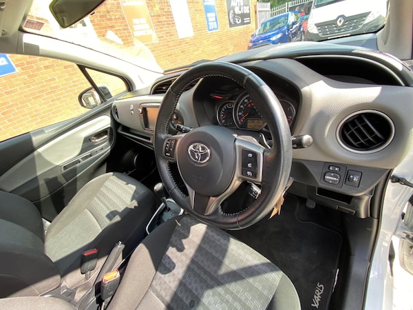 Used Toyota Yaris 2016 for sale - 75609033: Photo 8
