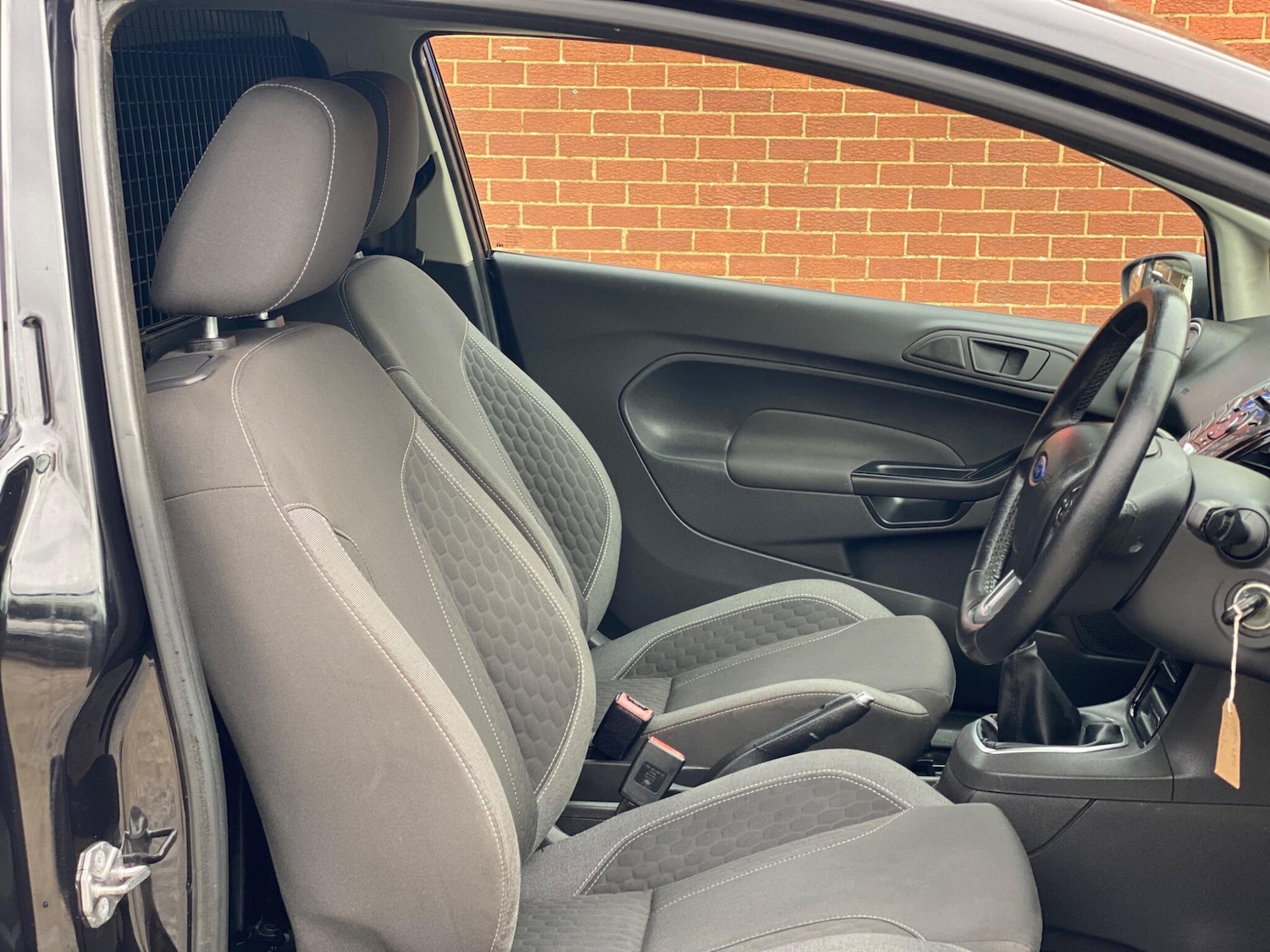 Used Ford Fiesta Van 2015 for sale - 76424905: Photo 16