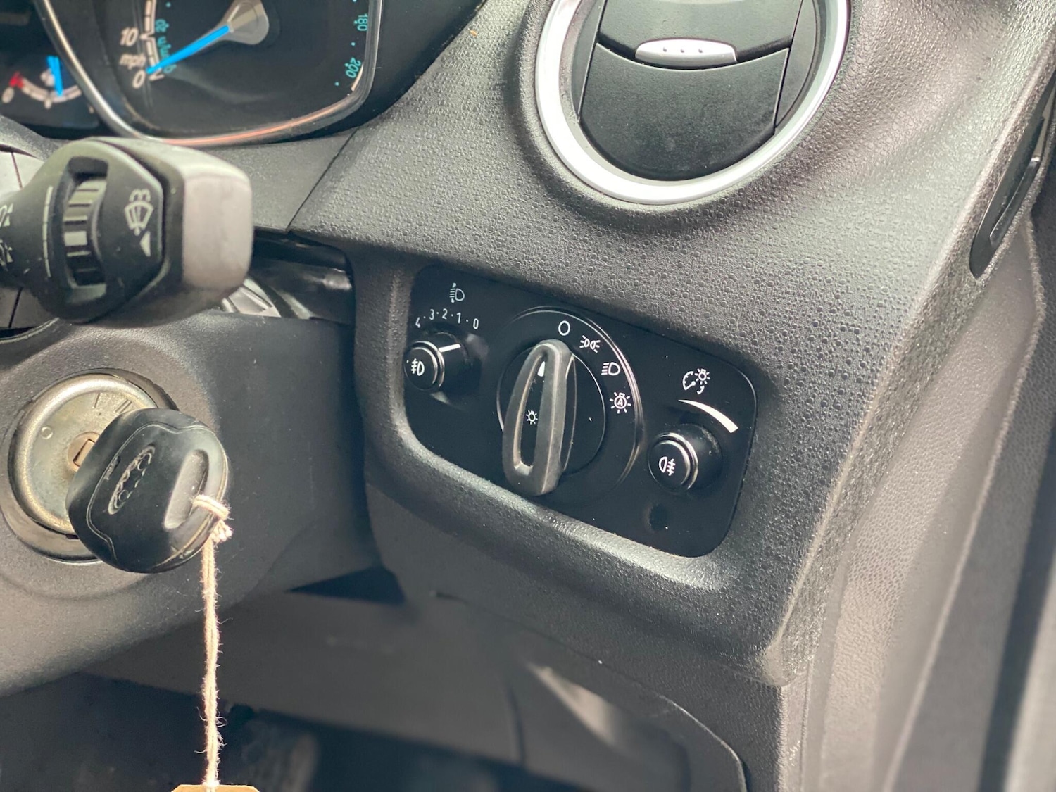 Used Ford Fiesta Van 2015 for sale - 76424905: Photo 21