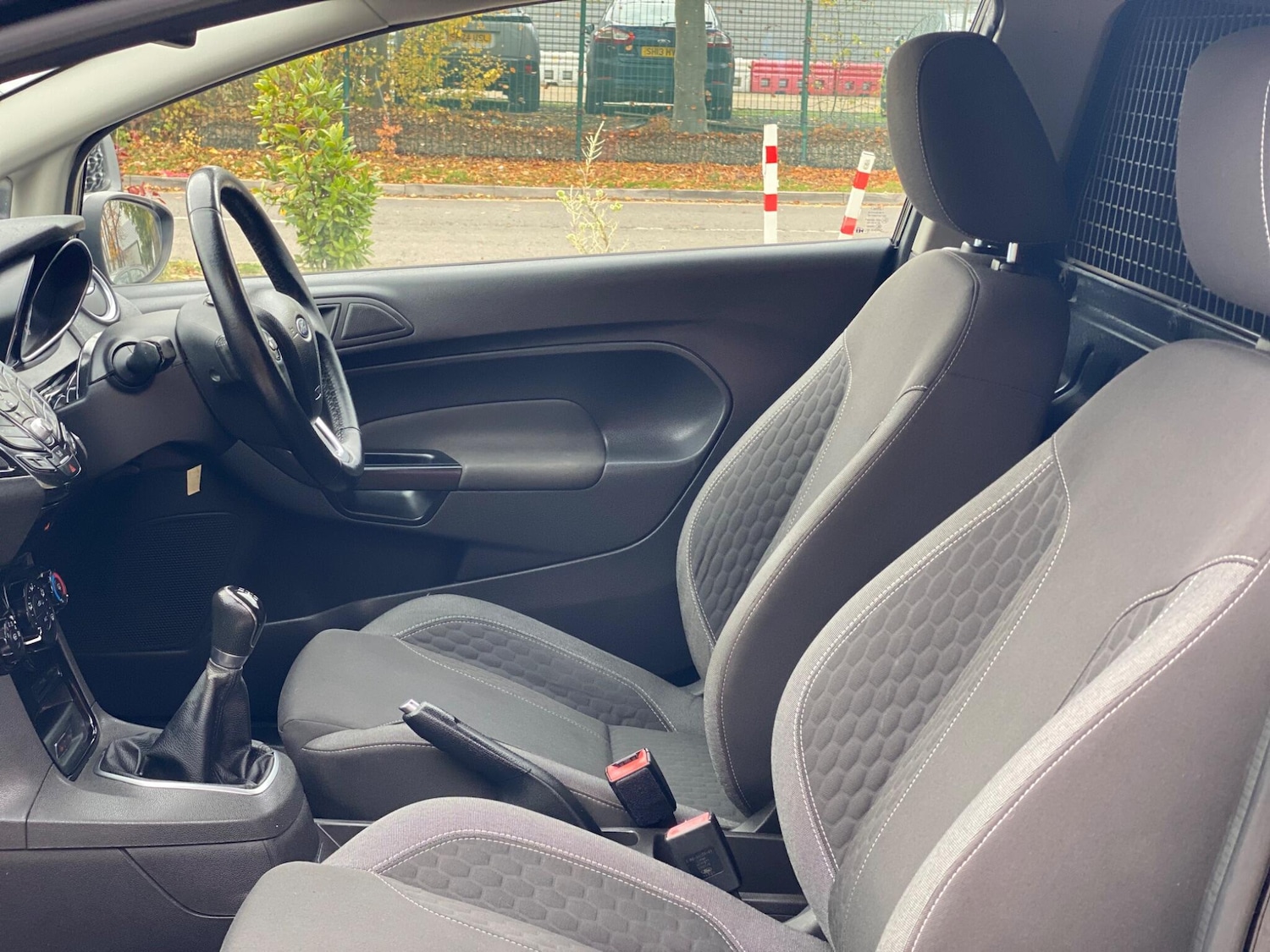 Used Ford Fiesta Van 2015 for sale - 76424905: Photo 32