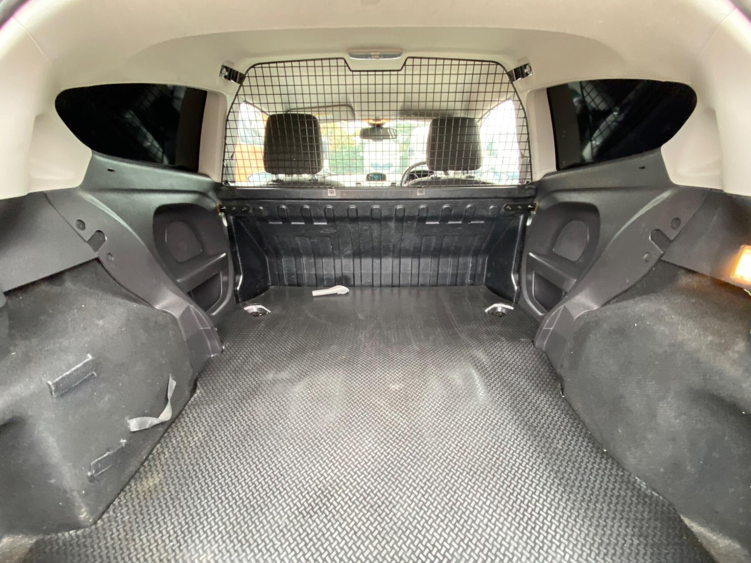 Used Ford Fiesta Van 2015 for sale - 76424905: Photo 36