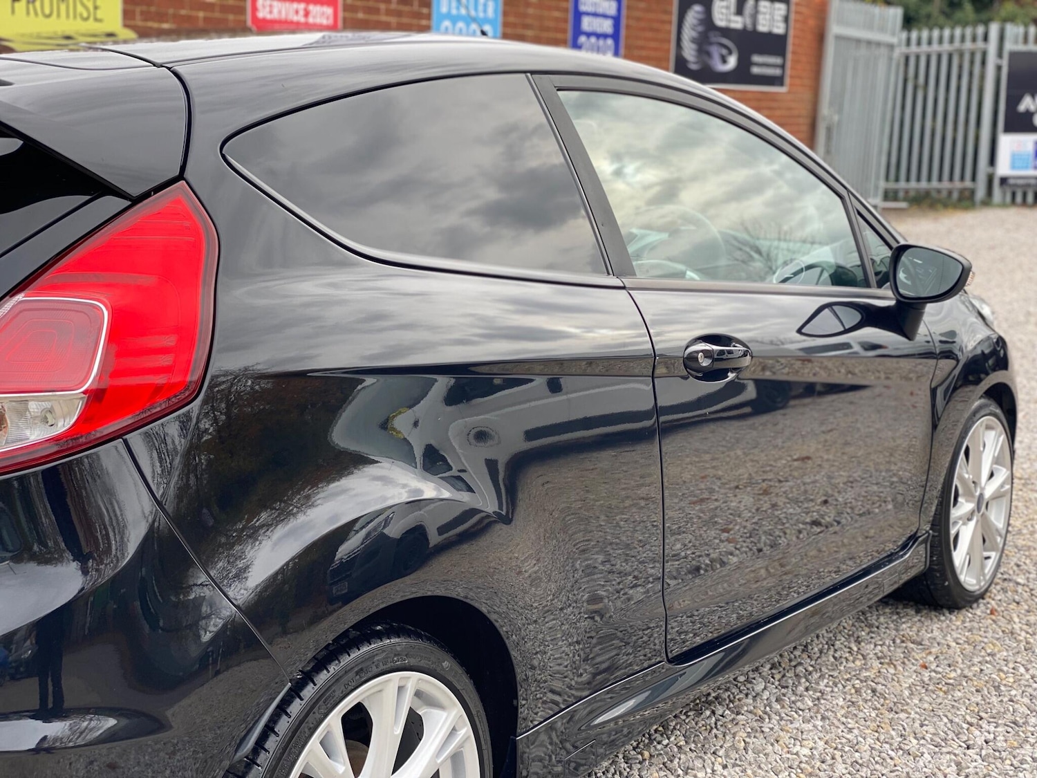 Used Ford Fiesta Van 2015 for sale - 76424905: Photo 38