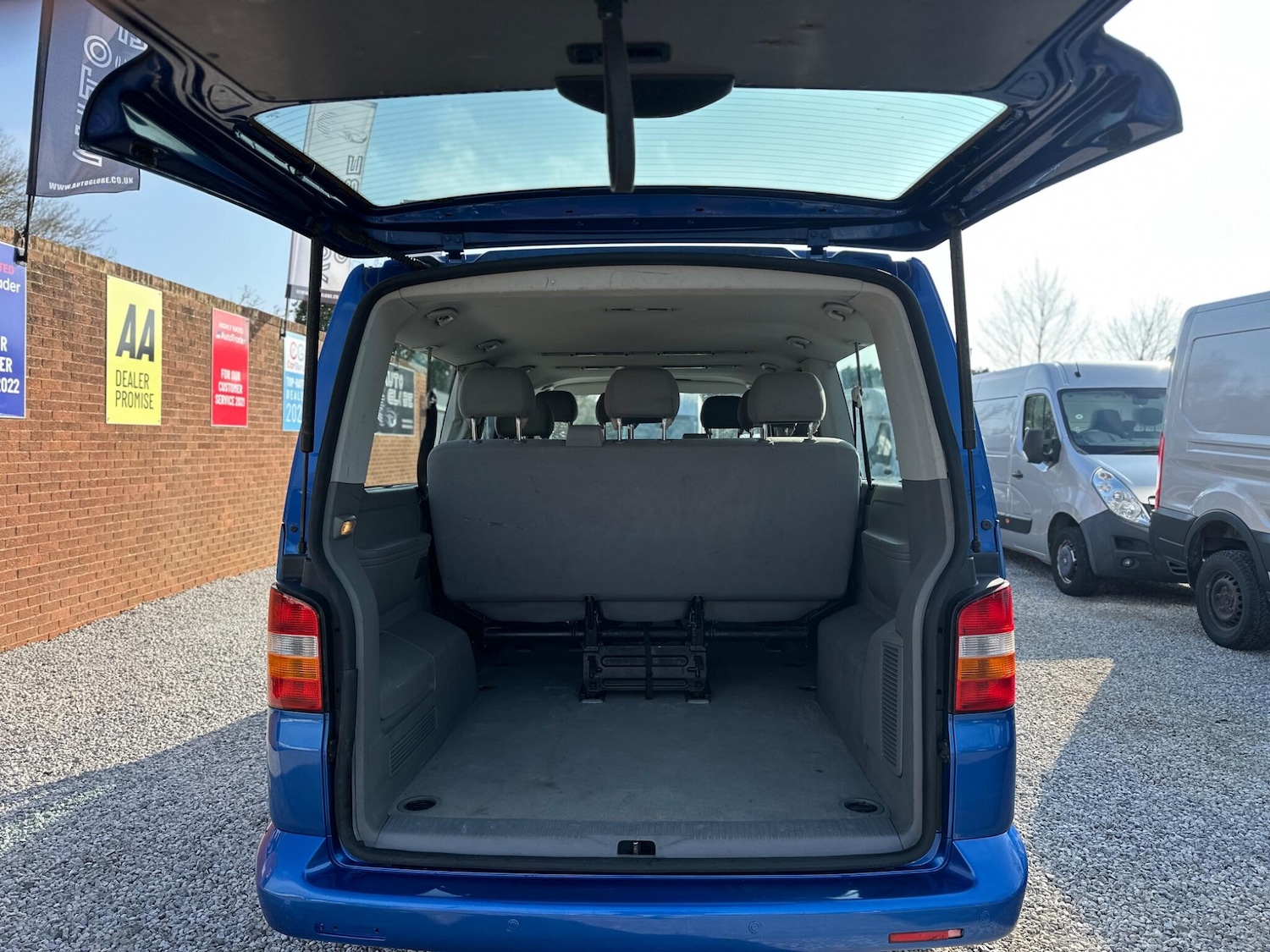 Used Volkswagen Transporter Shuttle 2005 for sale - 77982731: Photo 10