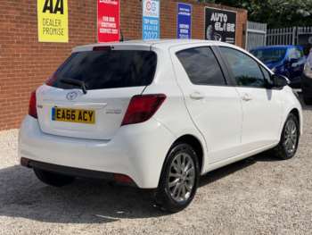 Used Toyota Yaris 2016 for sale - 74585726: Photo