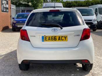 Used Toyota Yaris 2016 for sale - 74585726: Photo
