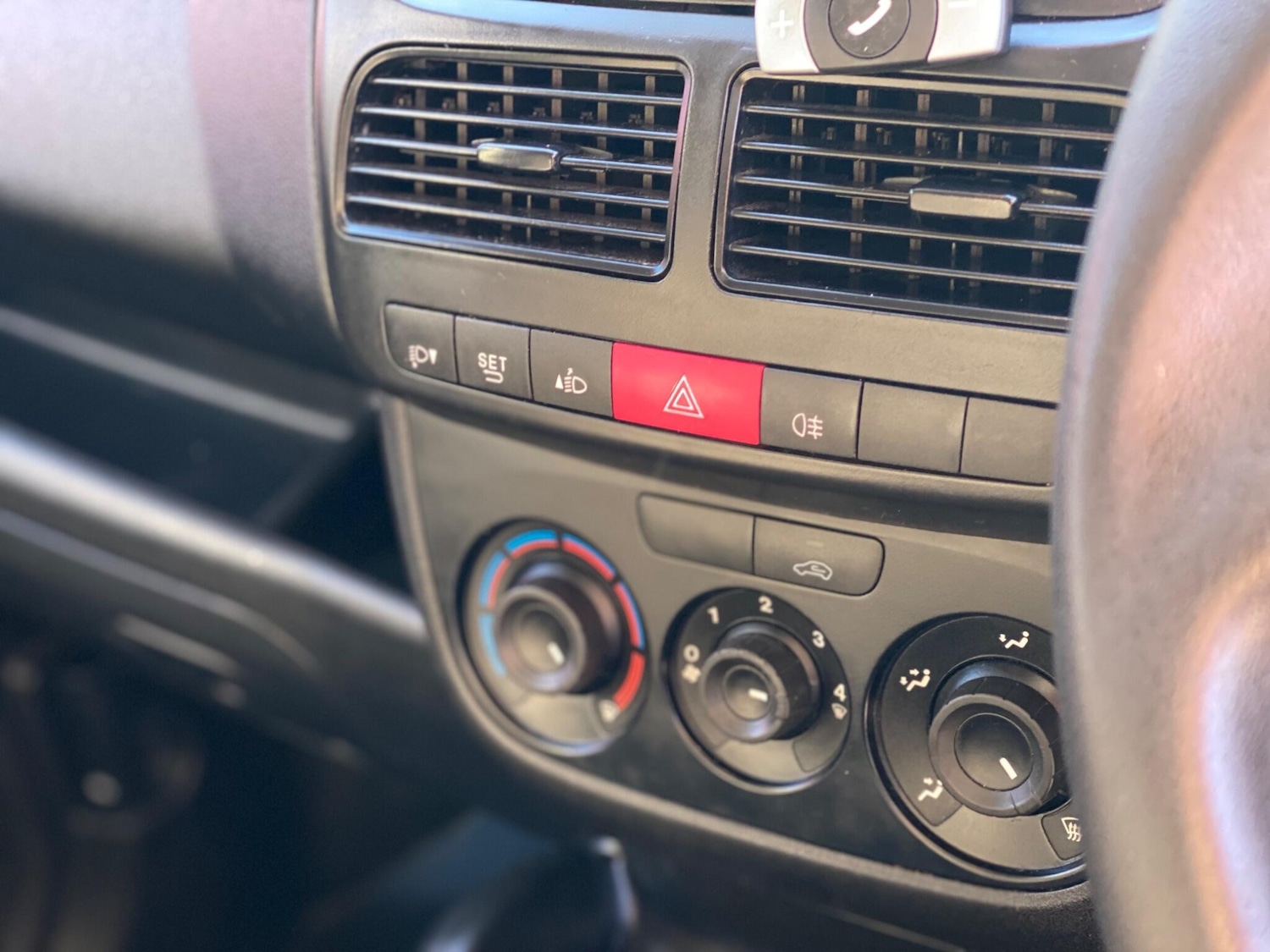 Used Vauxhall Combo 2018 for sale - 76823825: Photo 21