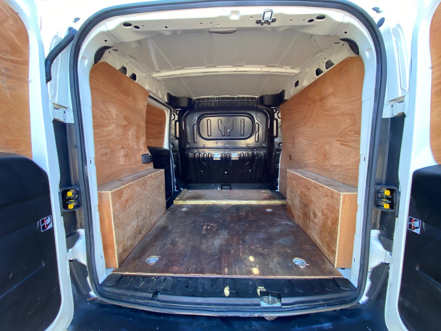 Used Vauxhall Combo 2018 for sale - 76823825: Photo 37