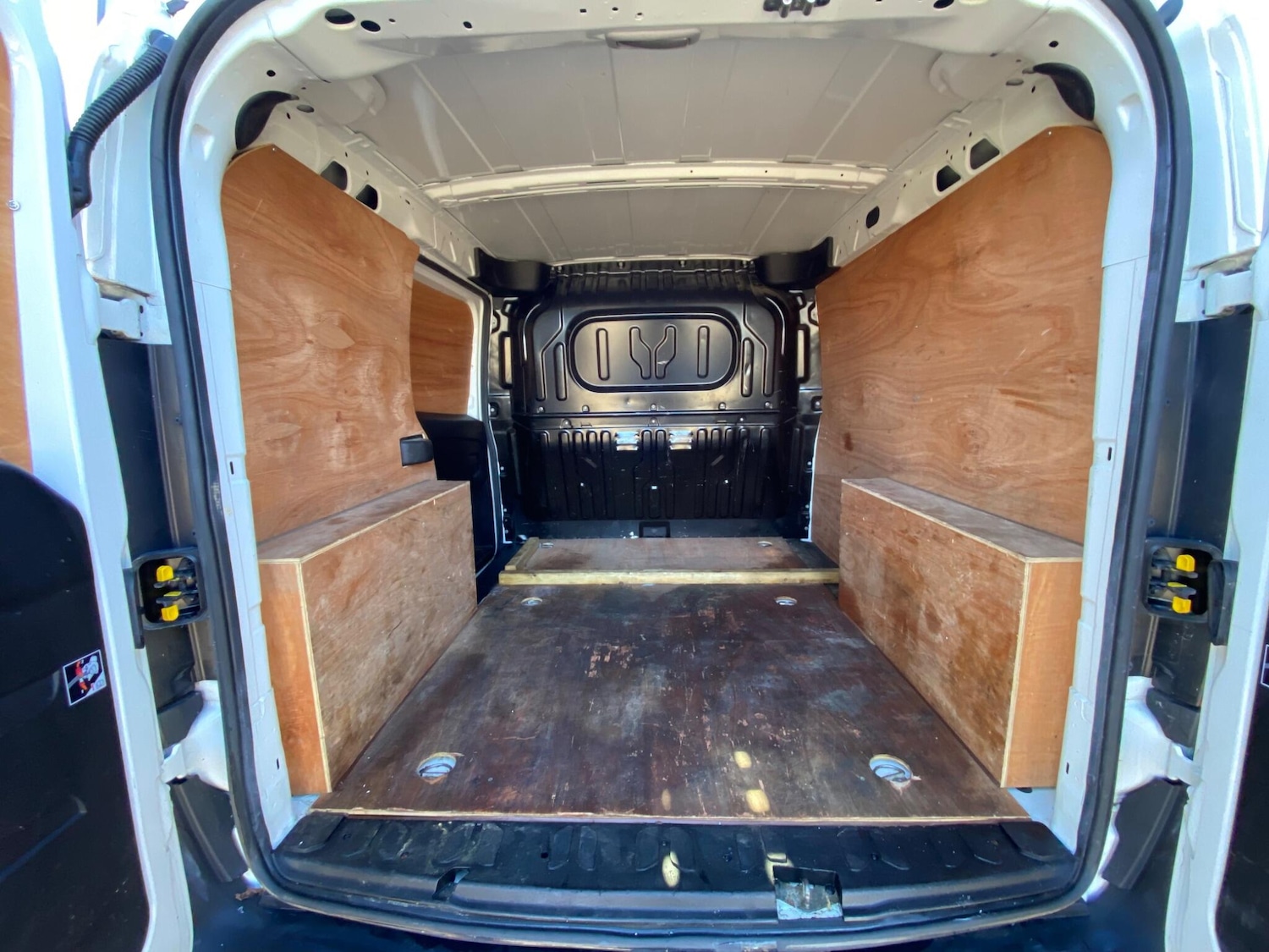 Used Vauxhall Combo 2018 for sale - 76823825: Photo 8