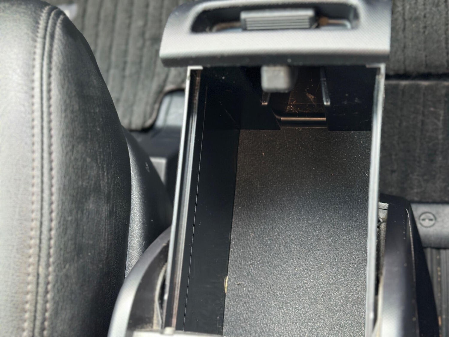 Used Toyota Estima 2025 for sale - 77637494: Photo 57