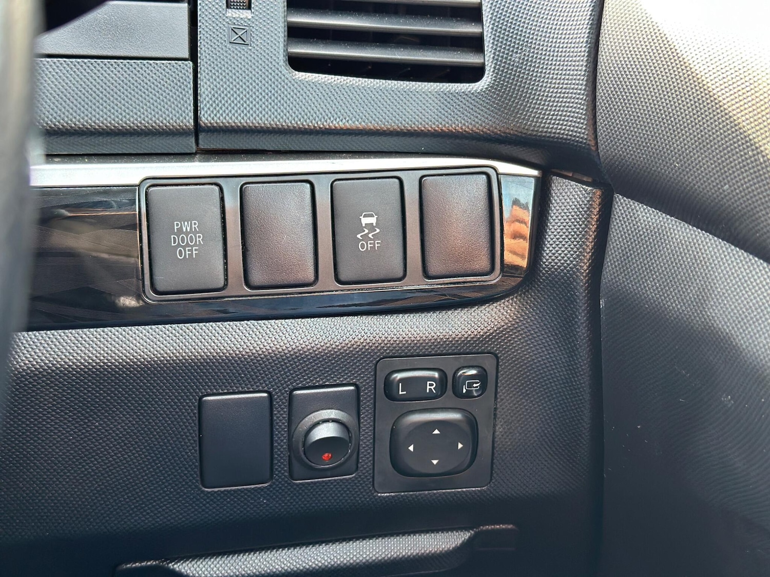 Used Toyota Estima 2025 for sale - 77637494: Photo 60