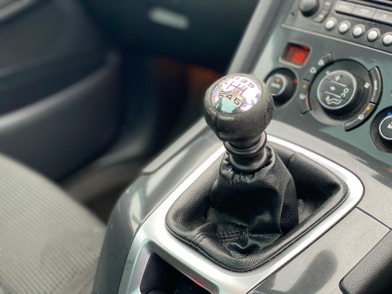 Used Peugeot 5008 2011 for sale - 76759416: Photo 21