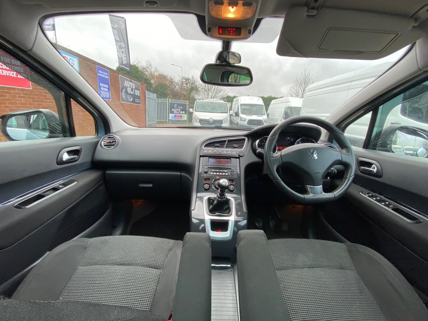 Used Peugeot 5008 2011 for sale - 76759416: Photo 23