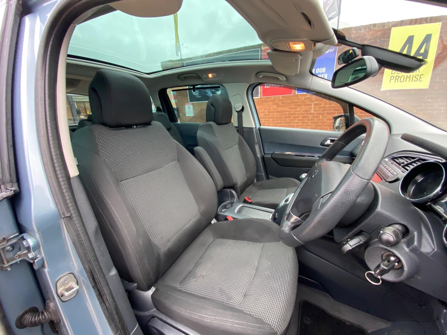 Used Peugeot 5008 2011 for sale - 76759416: Photo 27