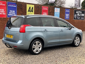 Used Peugeot 5008 2011 for sale - 76759416: Photo