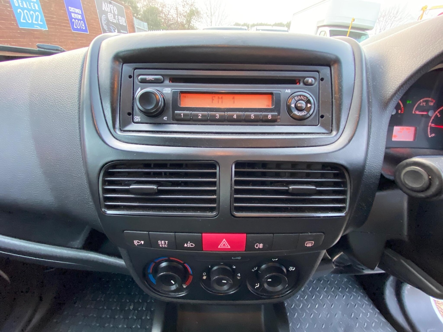 Used Vauxhall Combo 2014 for sale - 77015914: Photo 11