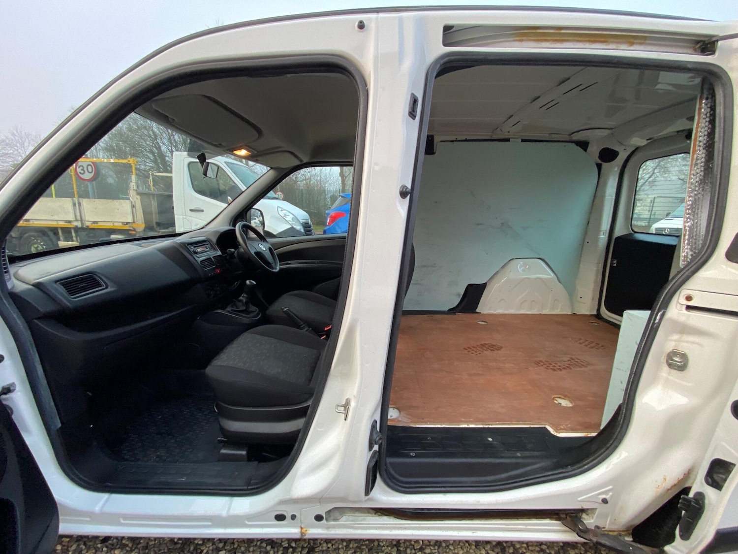 Used Vauxhall Combo 2014 for sale - 77015914: Photo 16