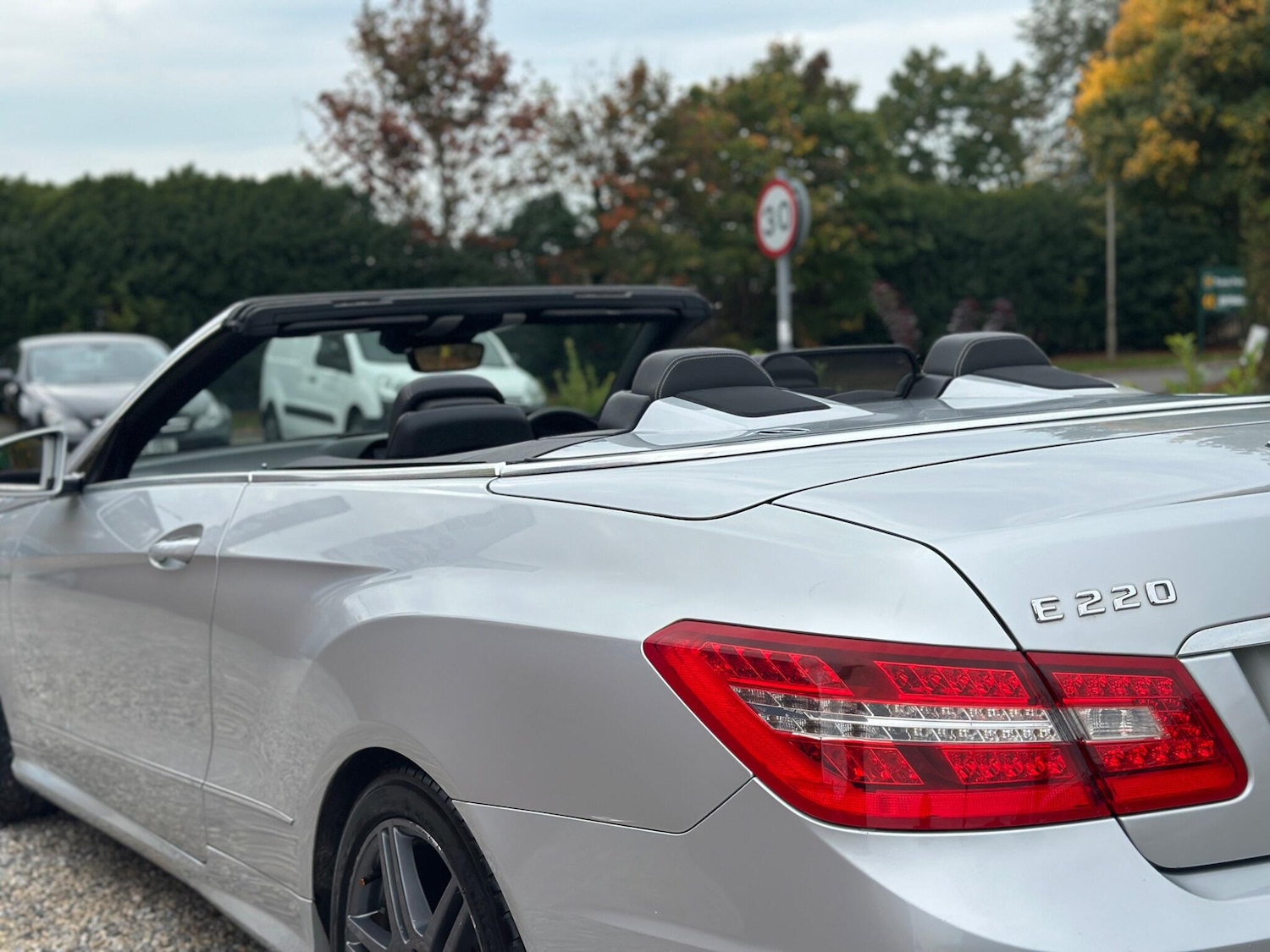 Used Mercedes-Benz E-Class 2013 for sale - 76152376: Photo 25
