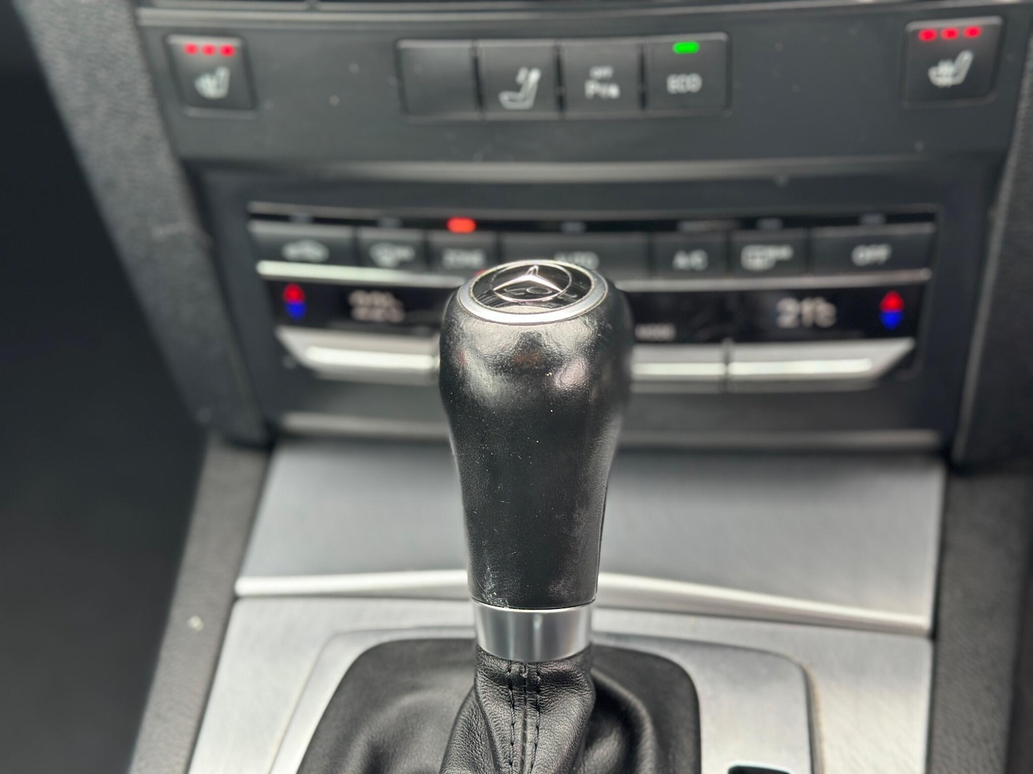 Used Mercedes-Benz E-Class 2013 for sale - 76152376: Photo 58