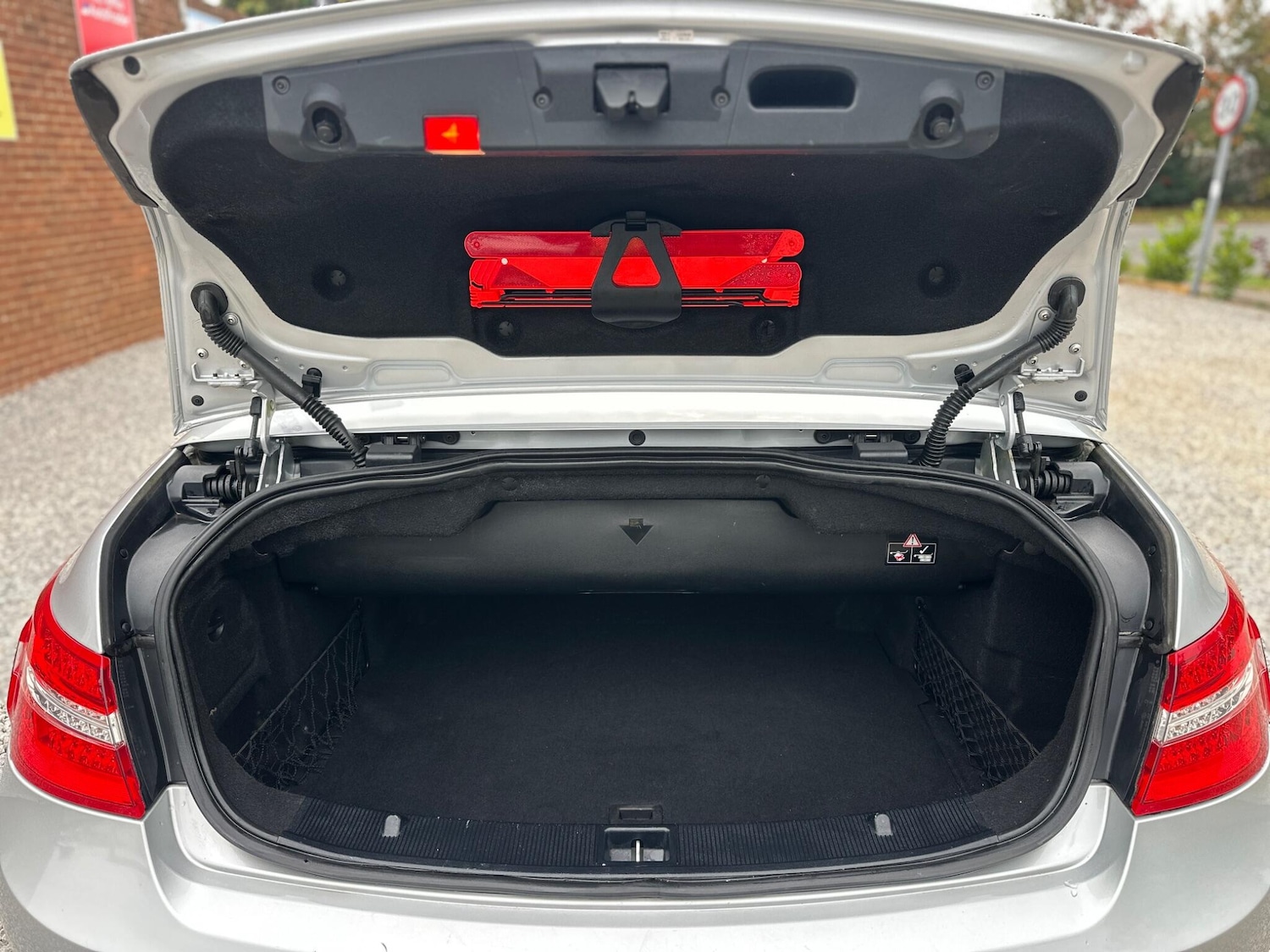 Used Mercedes-Benz E-Class 2013 for sale - 76152376: Photo 8