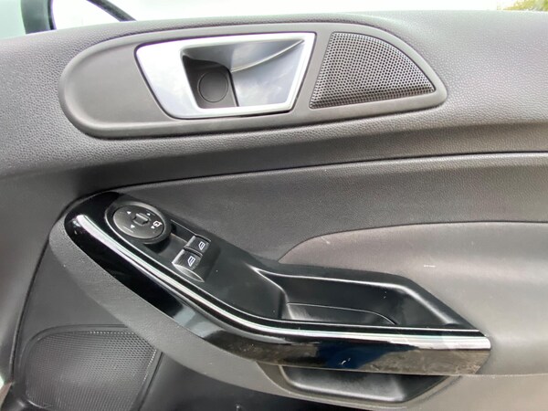 Used Ford Fiesta 2015 for sale - 76260043: Photo 19