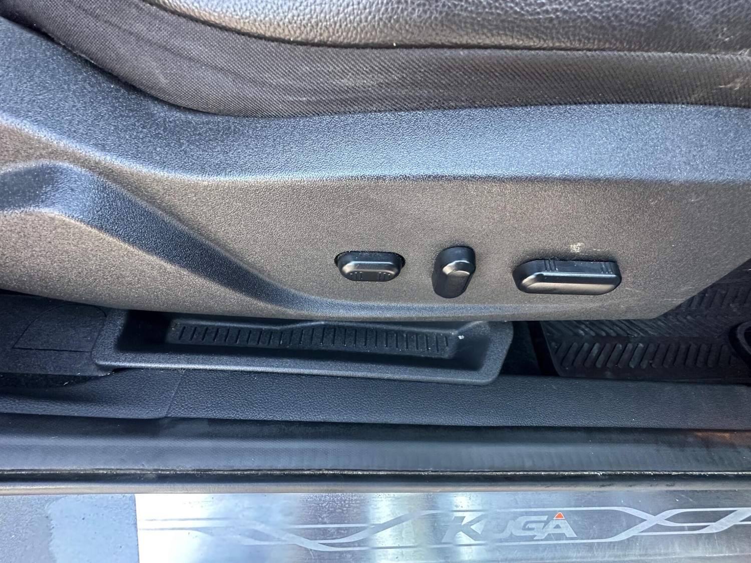 Used Ford Kuga 2014 for sale - 77853331: Photo 35