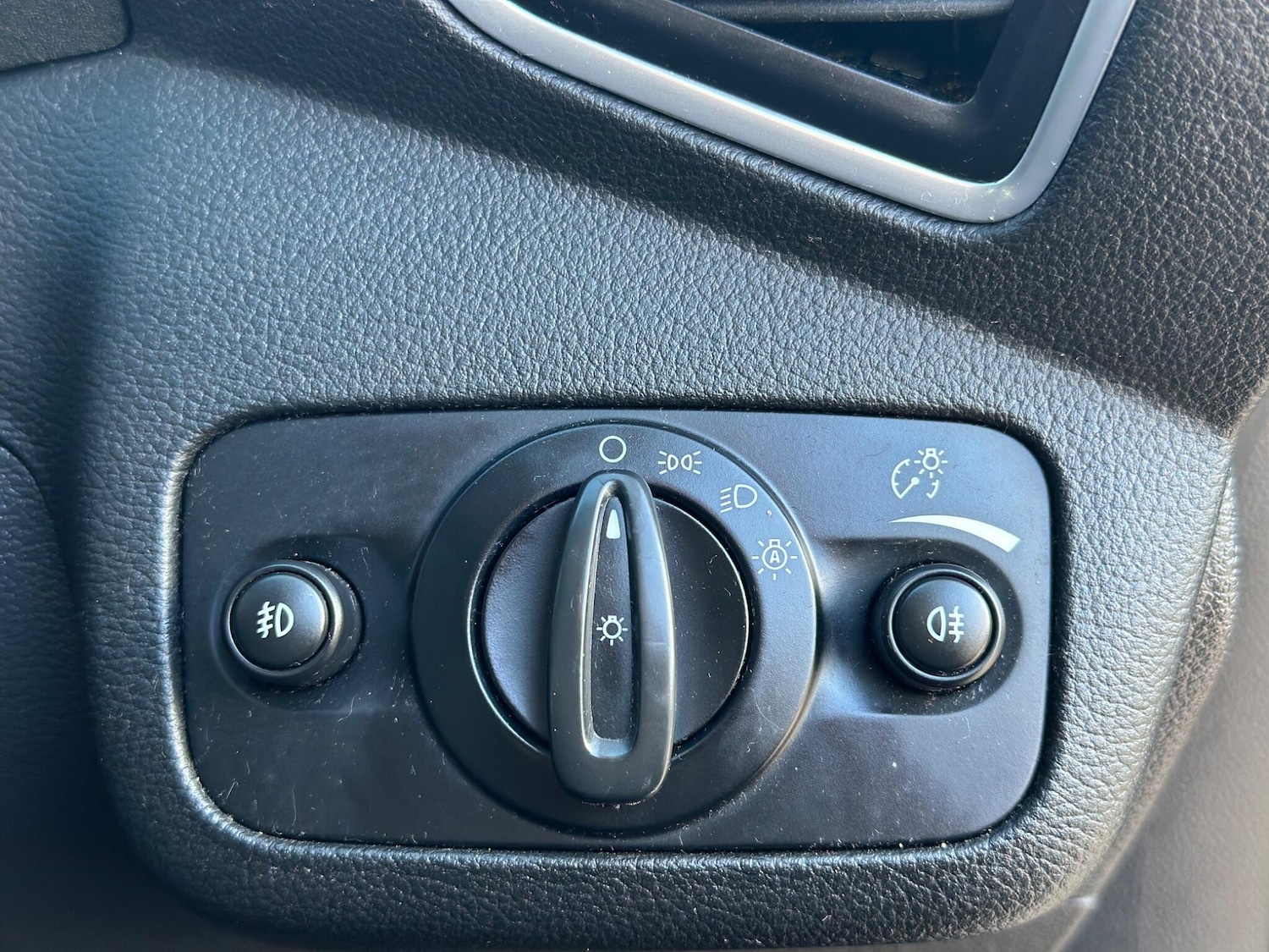 Used Ford Kuga 2014 for sale - 77853331: Photo 62