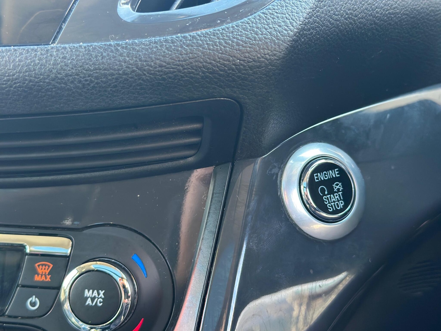 Used Ford Kuga 2014 for sale - 77853331: Photo 63