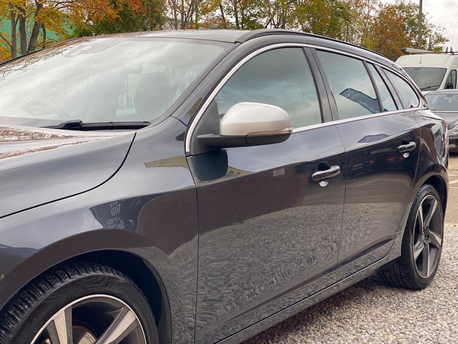 Used Volvo V60 2015 for sale - 76380810: Photo 16