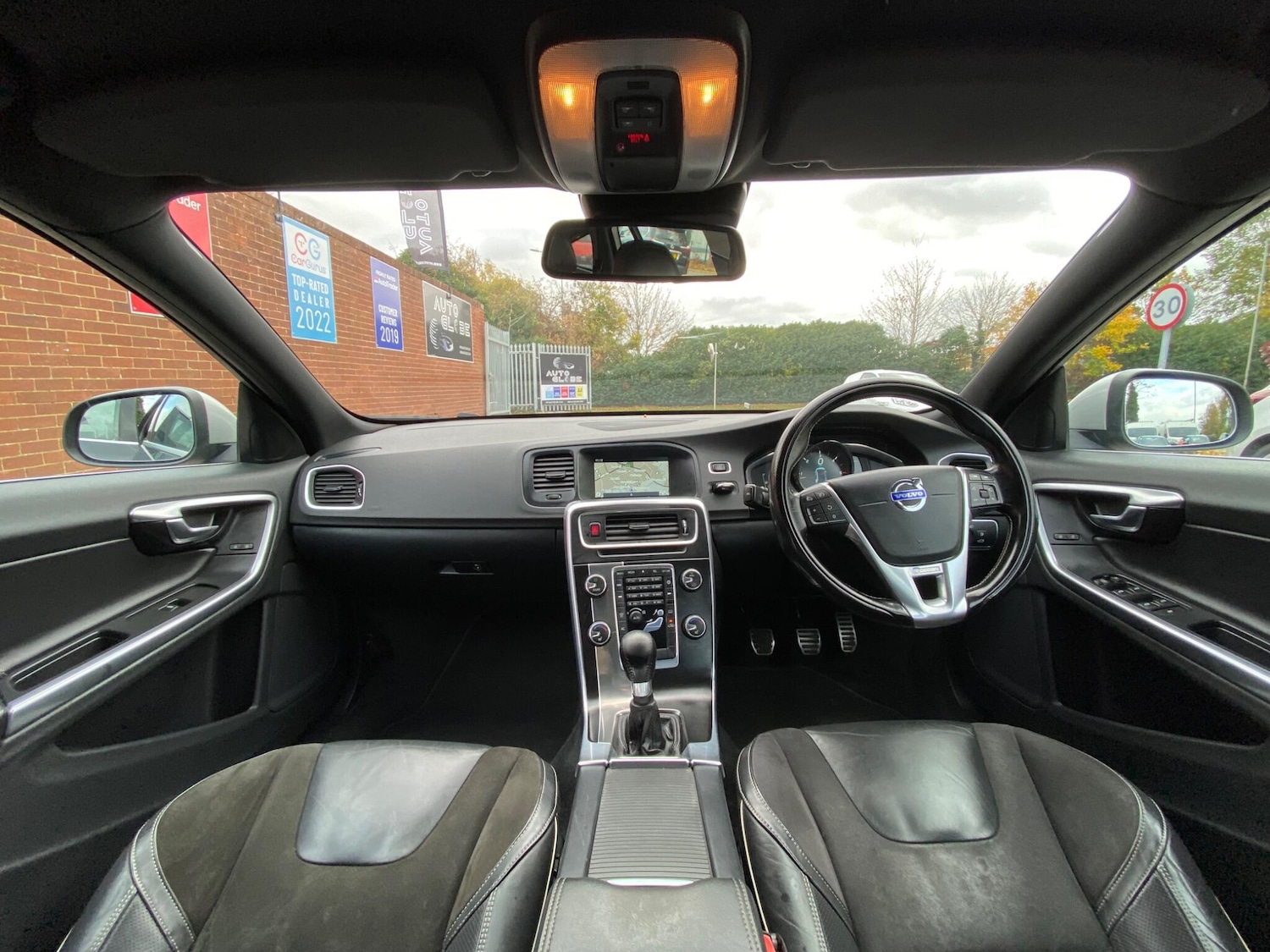 Used Volvo V60 2015 for sale - 76380810: Photo 27