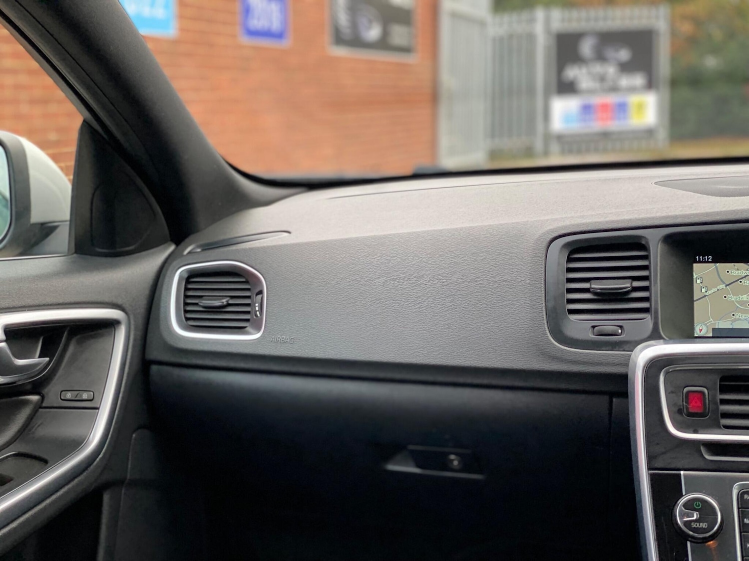 Used Volvo V60 2015 for sale - 76380810: Photo 29