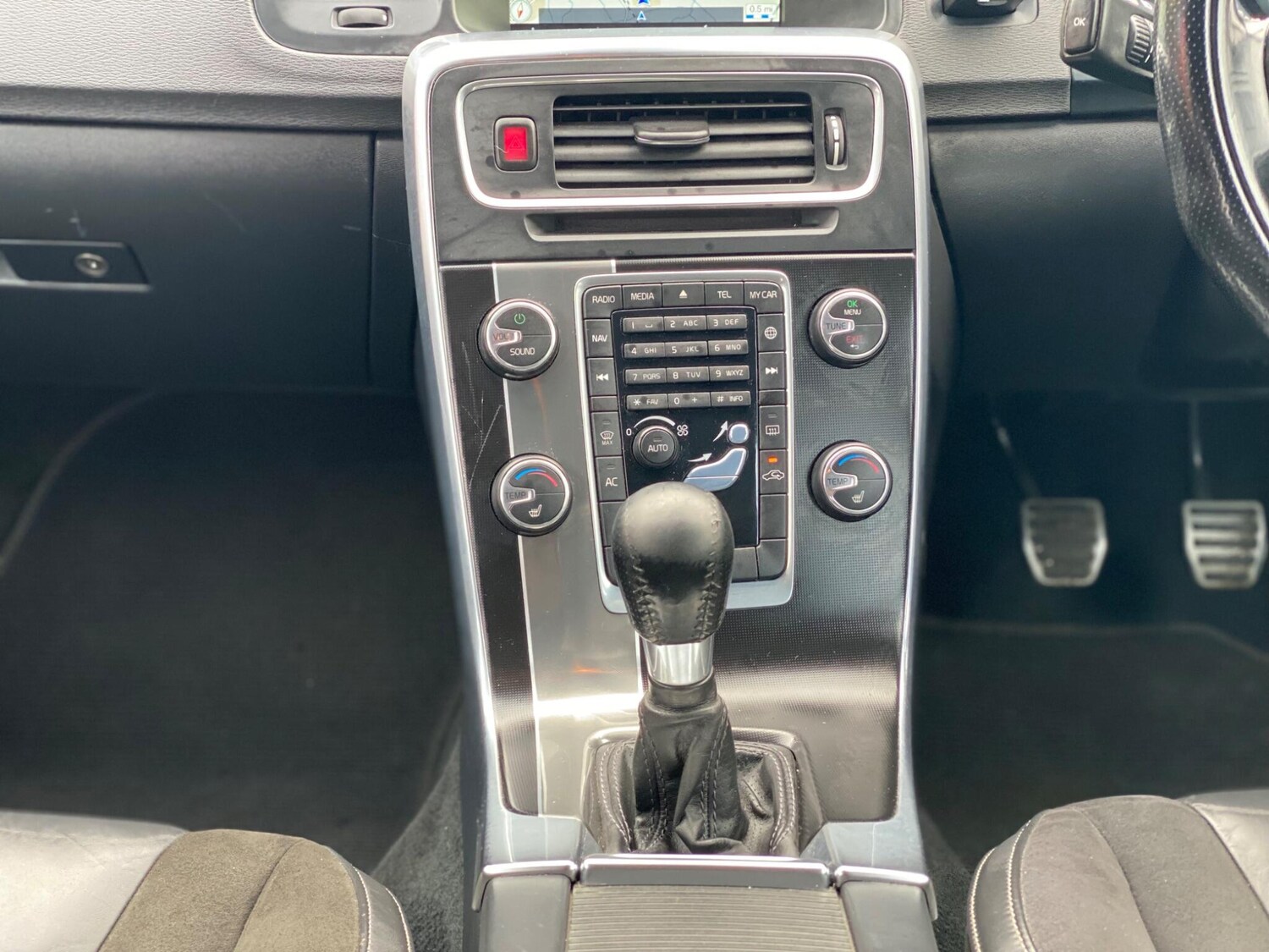 Used Volvo V60 2015 for sale - 76380810: Photo 30