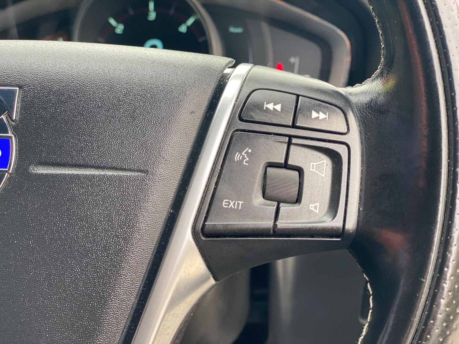 Used Volvo V60 2015 for sale - 76380810: Photo 39