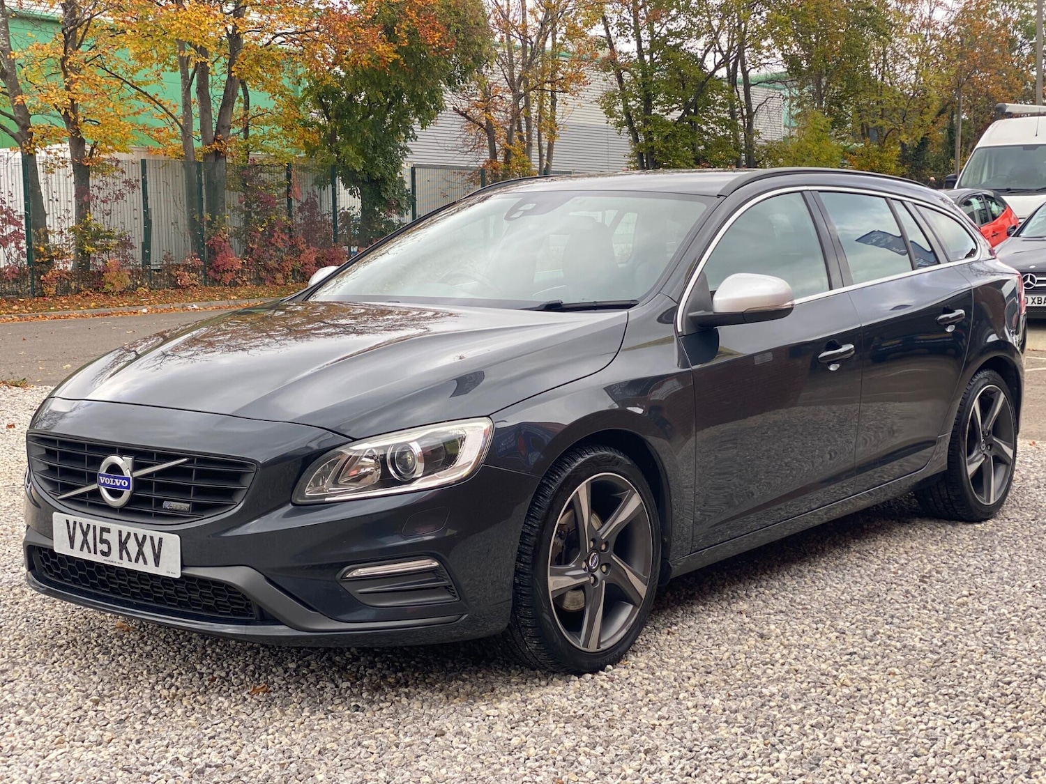 Used Volvo V60 2015 for sale - 76380810: Photo 4