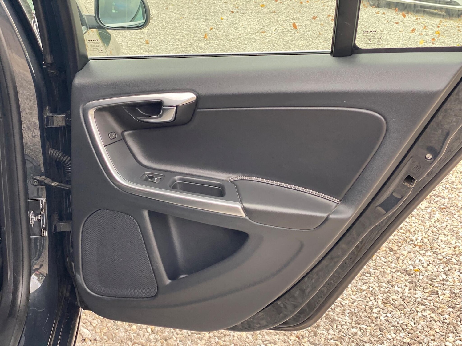 Used Volvo V60 2015 for sale - 76380810: Photo 43