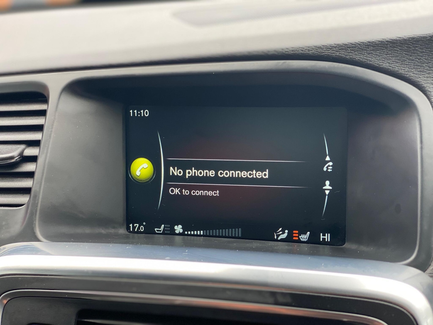 Used Volvo V60 2015 for sale - 76380810: Photo 49