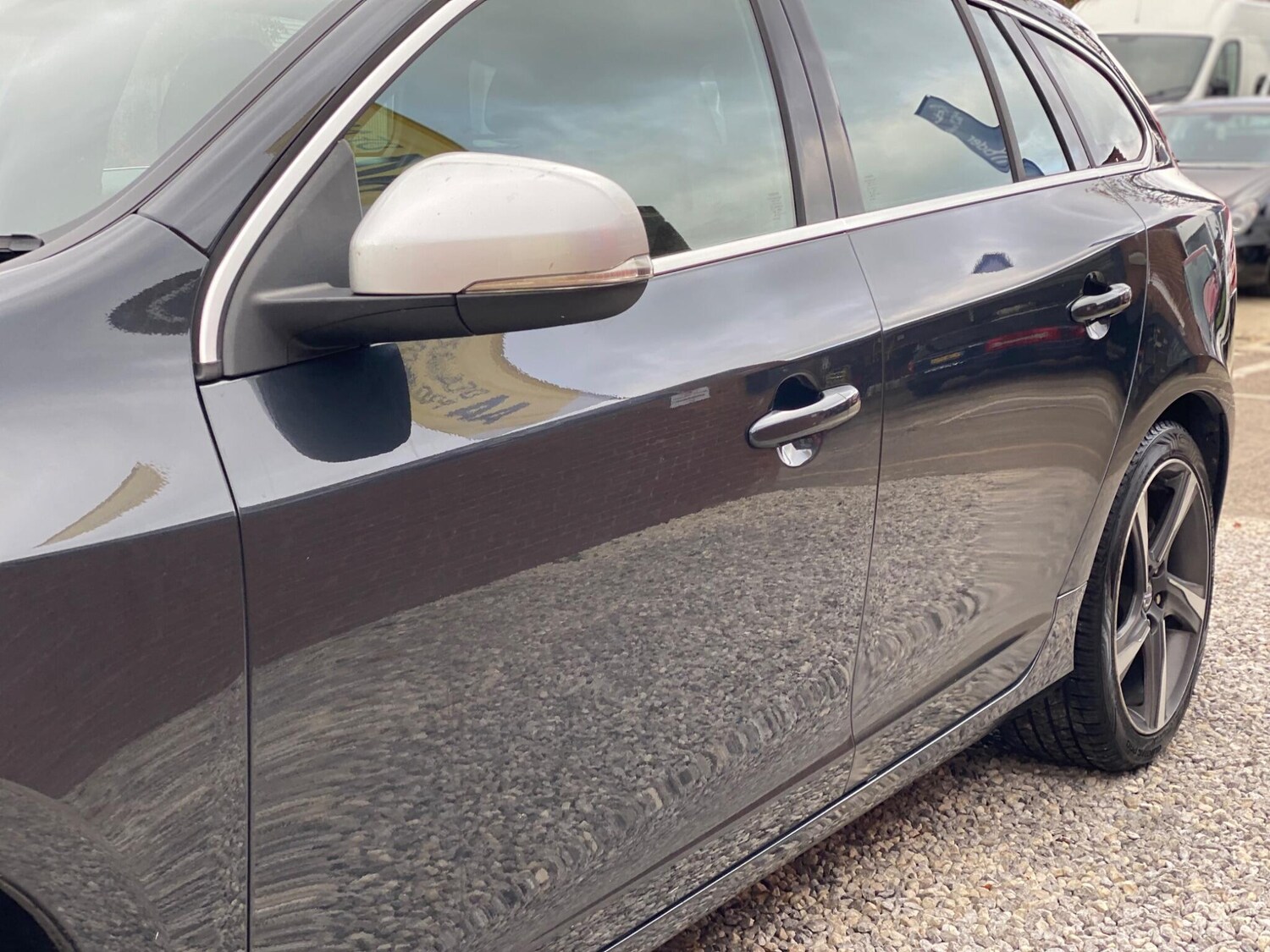 Used Volvo V60 2015 for sale - 76380810: Photo 52