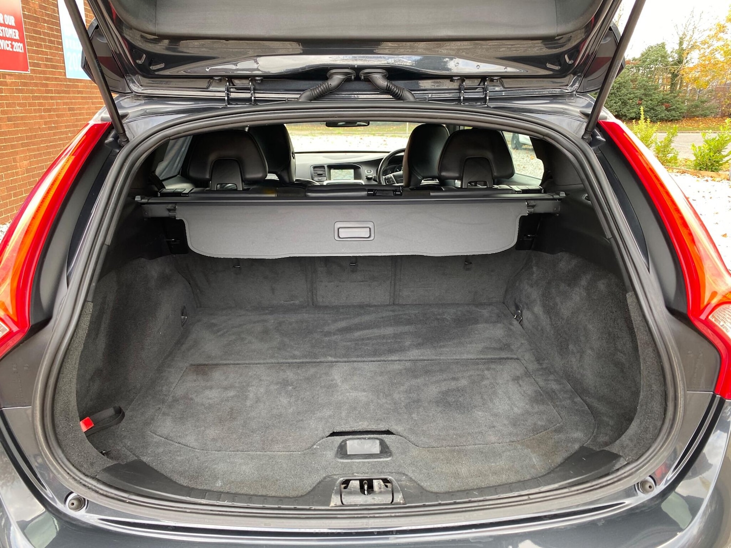 Used Volvo V60 2015 for sale - 76380810: Photo 55