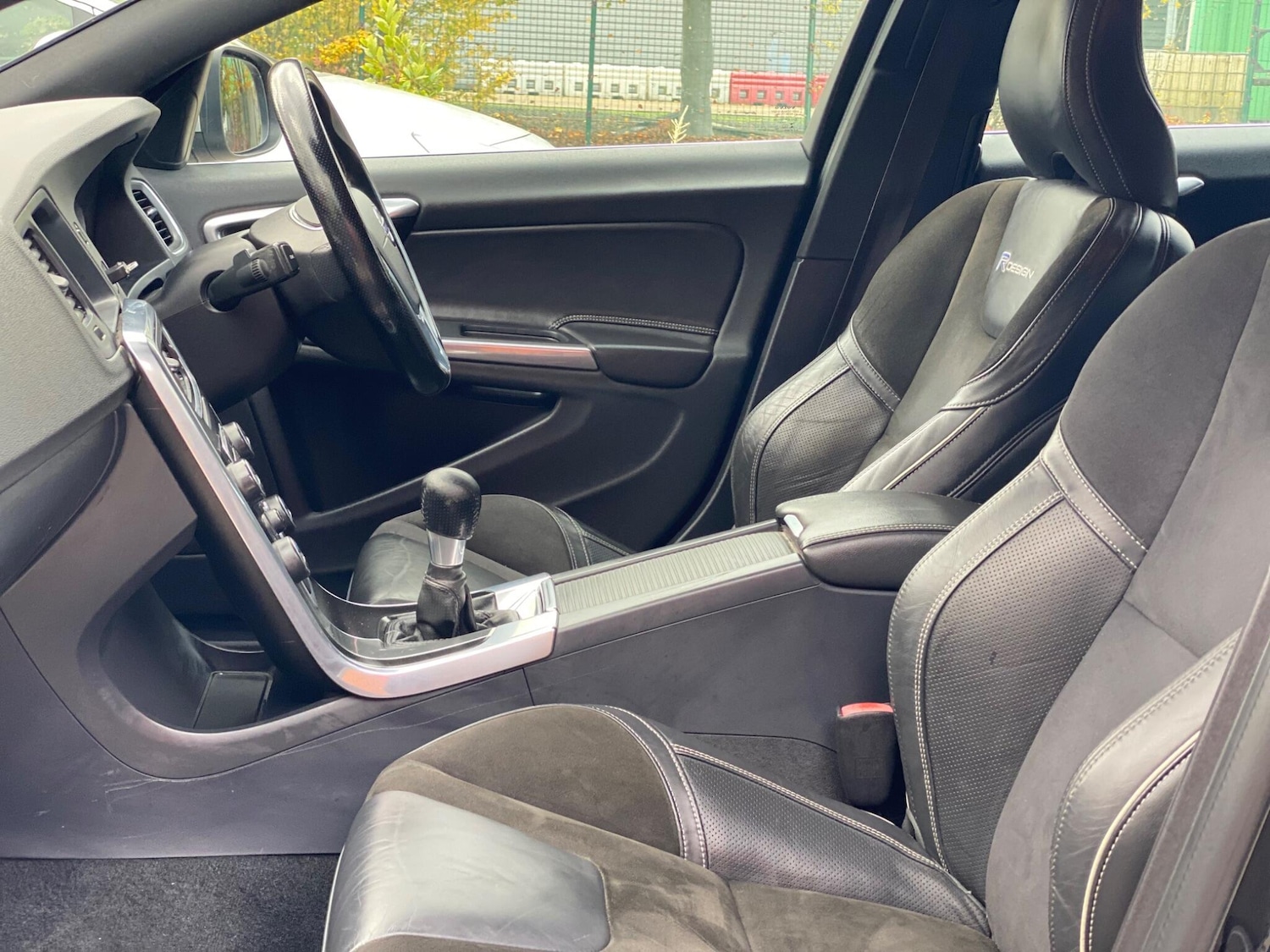 Used Volvo V60 2015 for sale - 76380810: Photo 60