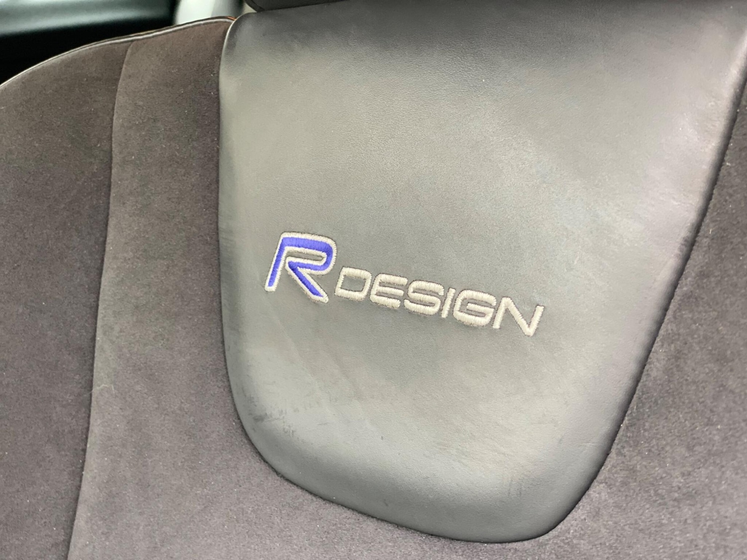 Used Volvo V60 2015 for sale - 76380810: Photo 65