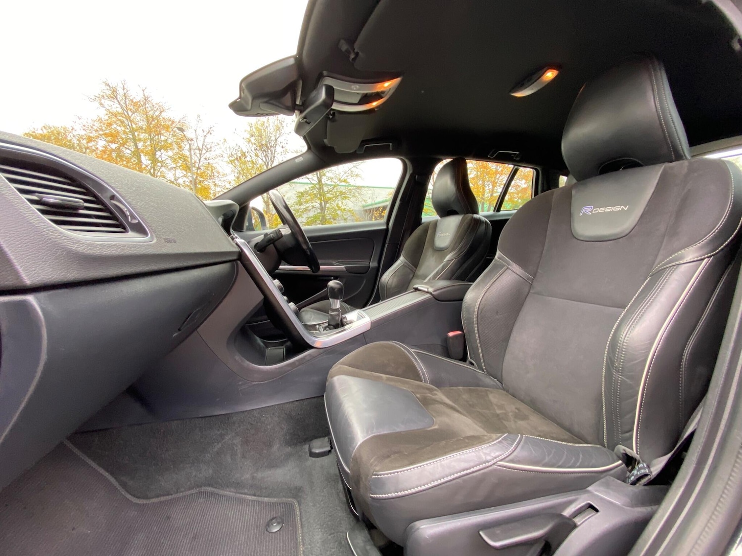 Used Volvo V60 2015 for sale - 76380810: Photo 9