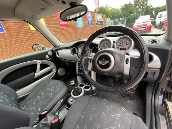 Used MINI Hatch 2004 for sale - 75060517: Photo 8