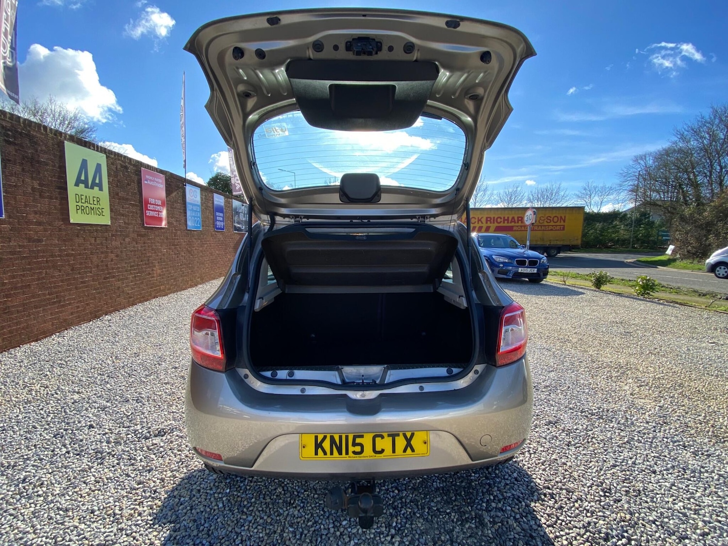 Used Dacia Sandero 2015 for sale - 77704605: Photo 12