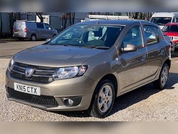 Used Dacia Sandero 2015 for sale - 77704605: Photo