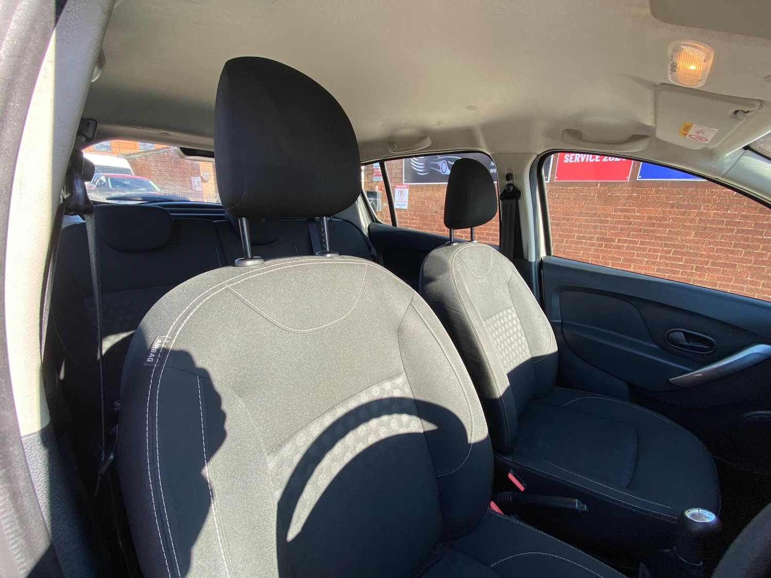 Used Dacia Sandero 2015 for sale - 77704605: Photo 9