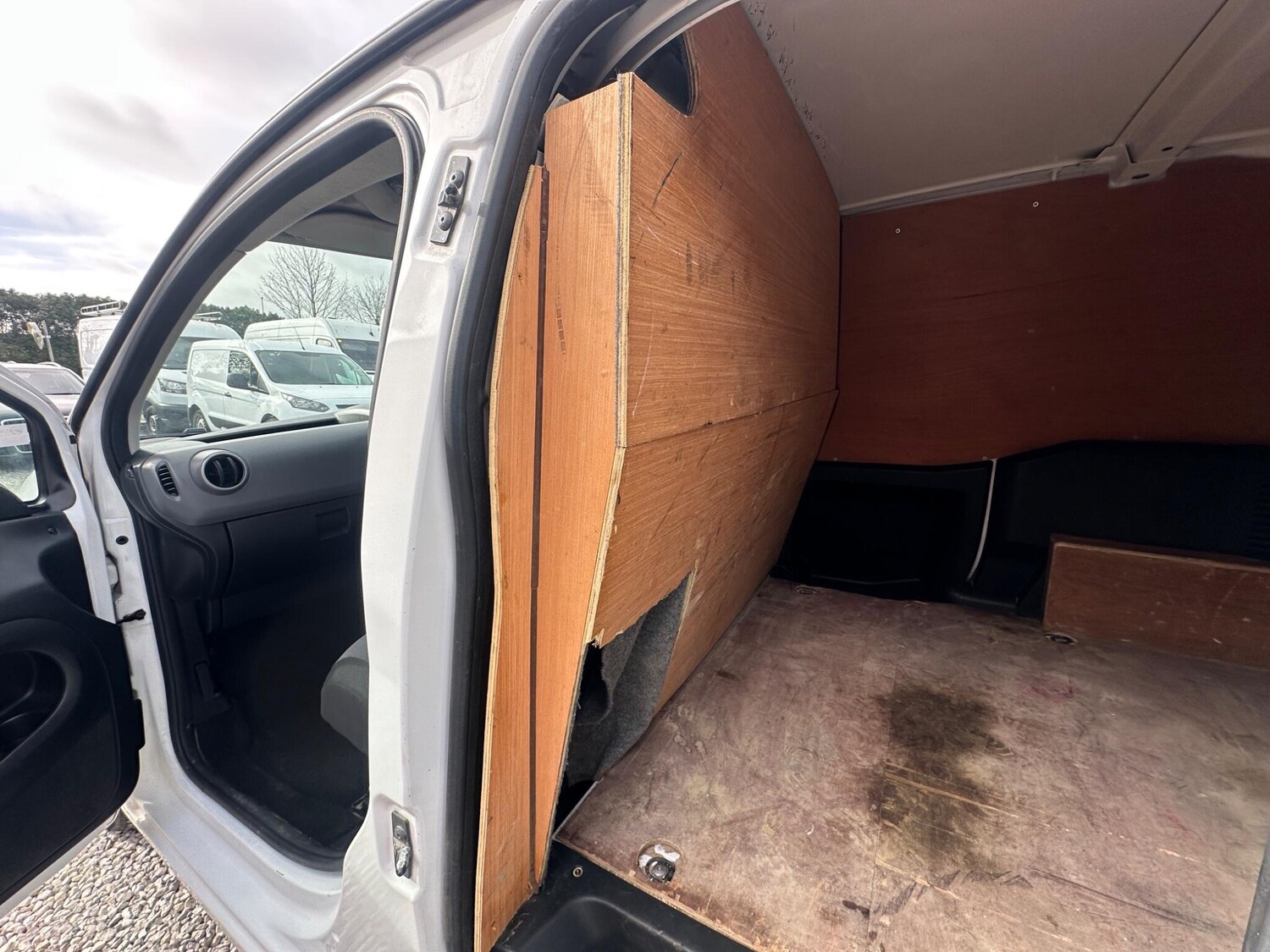 Used Citroen Berlingo 2018 for sale - 77853069: Photo 35