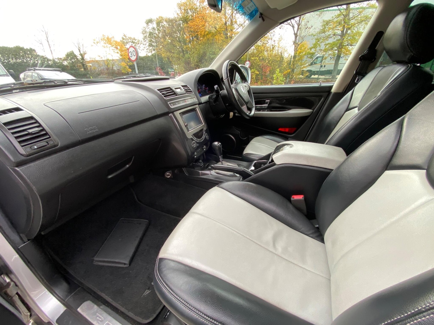 Used Ssangyong Rexton 2017 for sale - 76992382: Photo 53