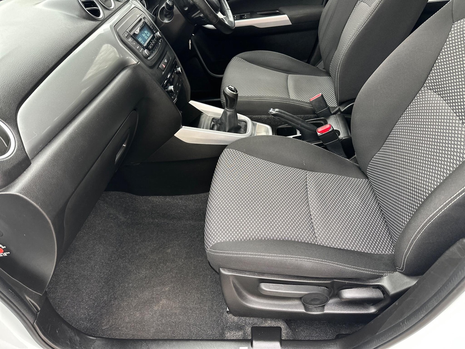 Used Suzuki Vitara 2017 for sale - 77646120: Photo 38